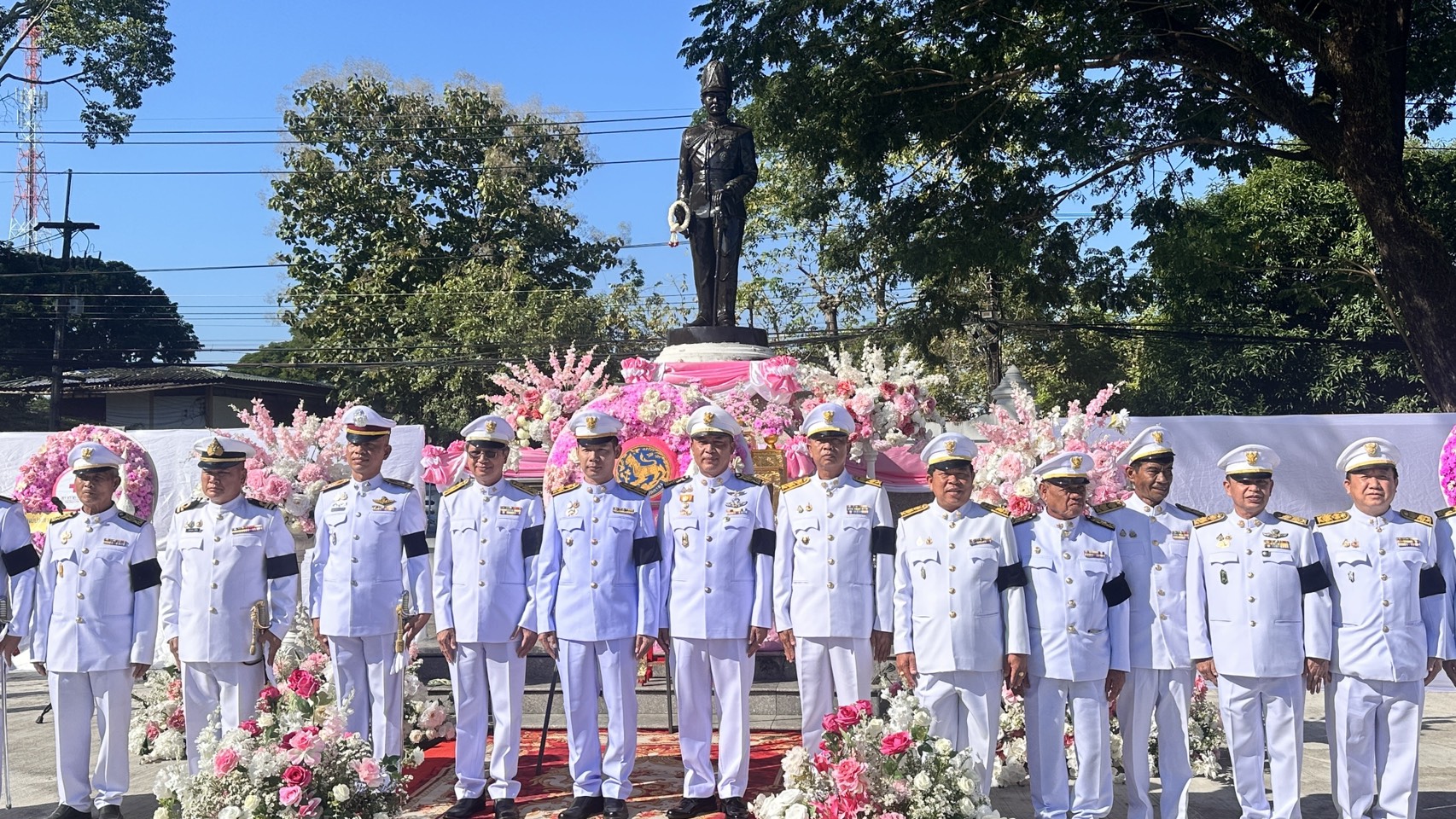 พช.บ้านแพง ร่วมพิธีวางพวงมาลาถวายราชสักการะ เนื่องในวันปิยมหาราช ประจำปี 2569